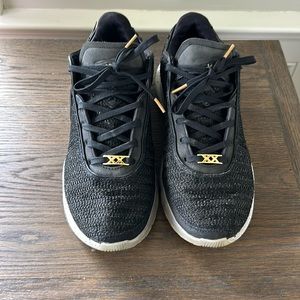 Nike Lebron XX size 12 preowned black and gold
